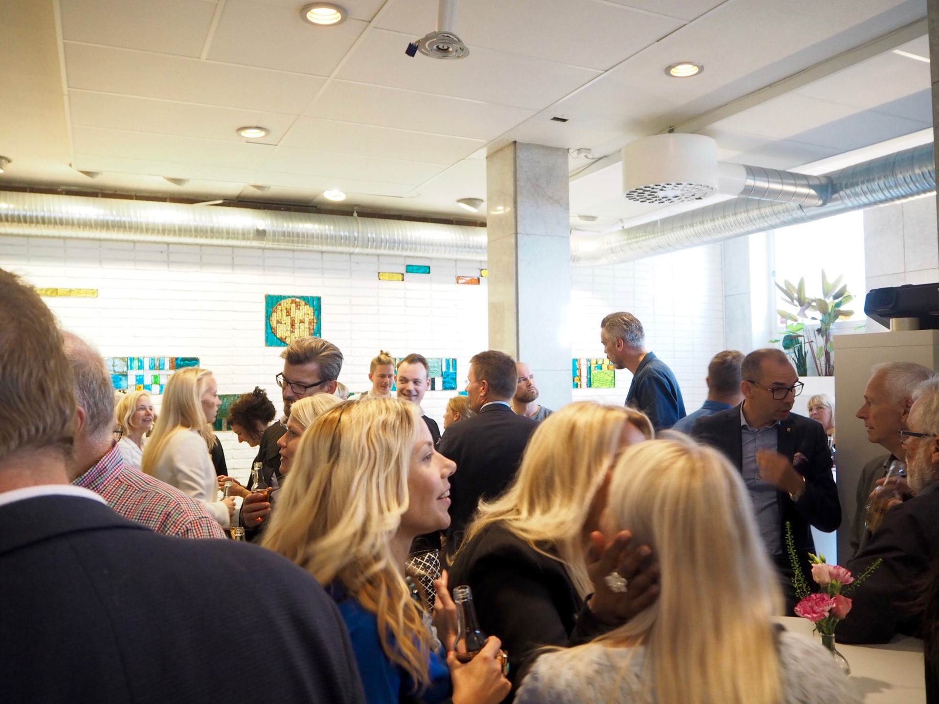 Mingel i lokalen