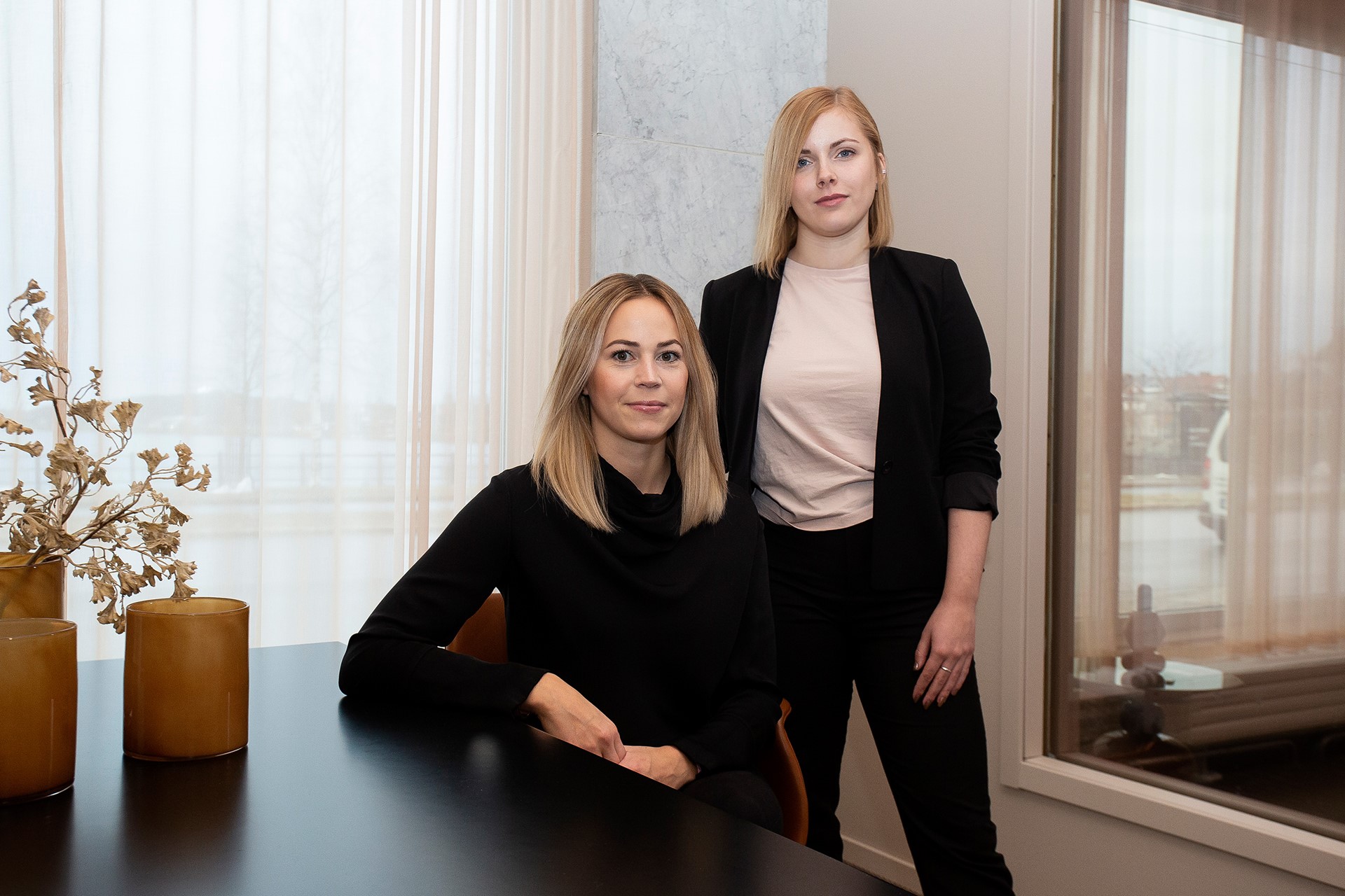 Caroline och Julia på Brightnest